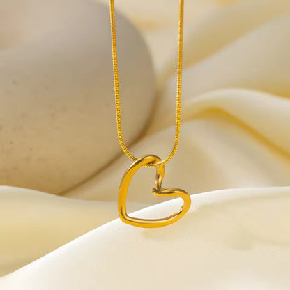 Dainty Gold Color Heat Love Pendant Collar Necklace Stainless Steel Exquisite Fashion Jewelry Best Gift for Her 2024