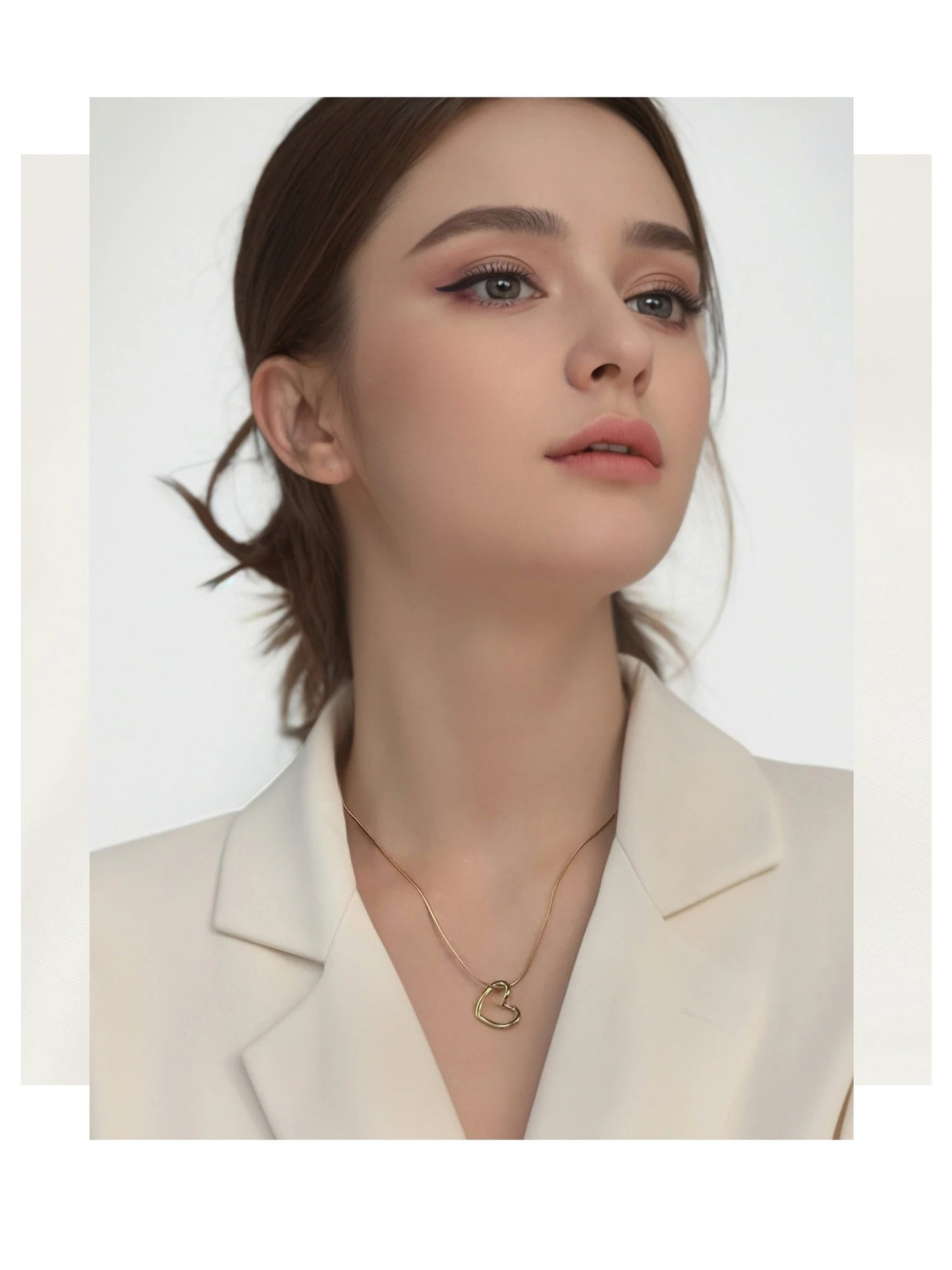 Dainty Gold Color Heat Love Pendant Collar Necklace Stainless Steel Exquisite Fashion Jewelry Best Gift for Her 2024